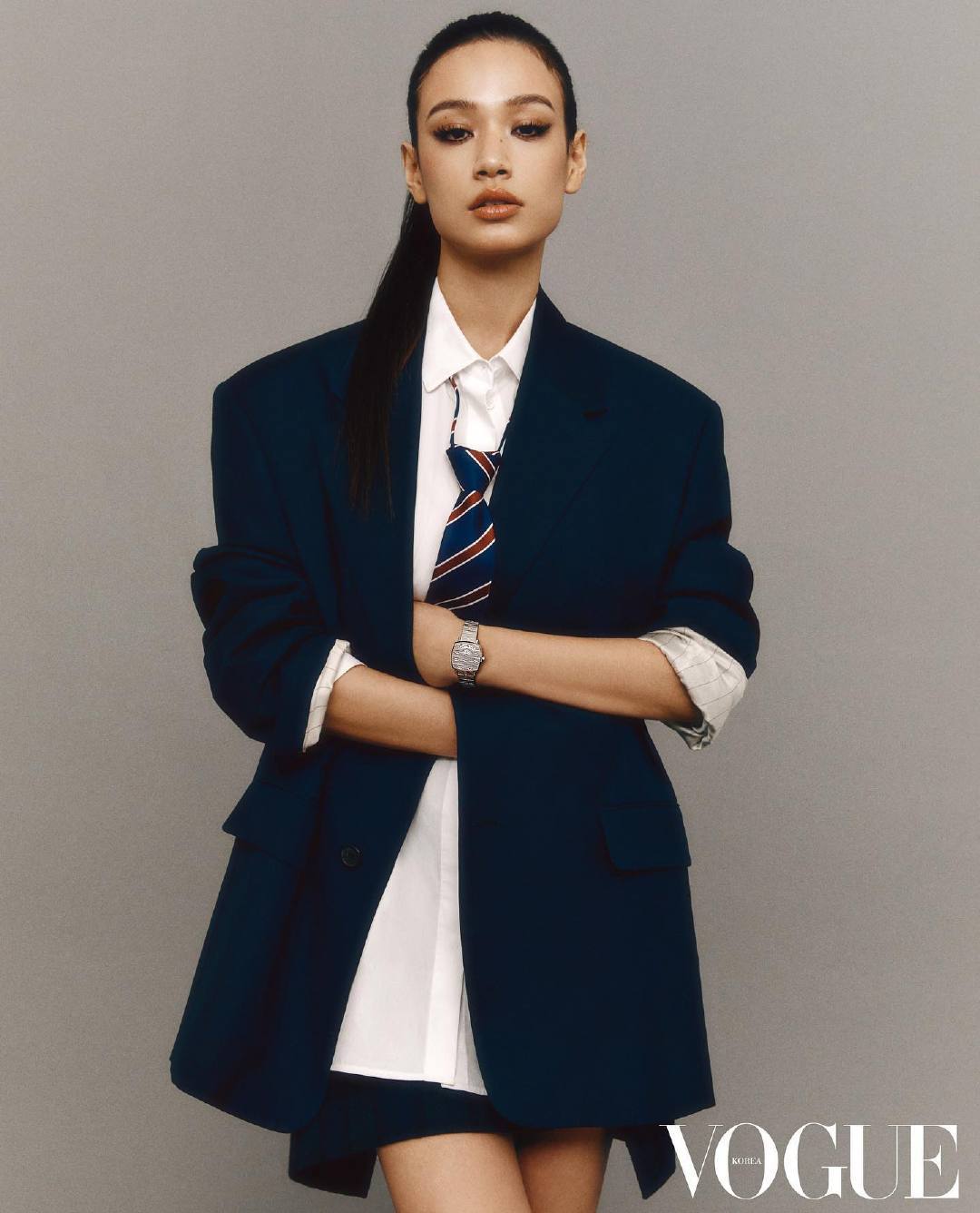 Vogue Korea February 2022，一组手表主题片Model Fifi Monella ​​​ - itotii