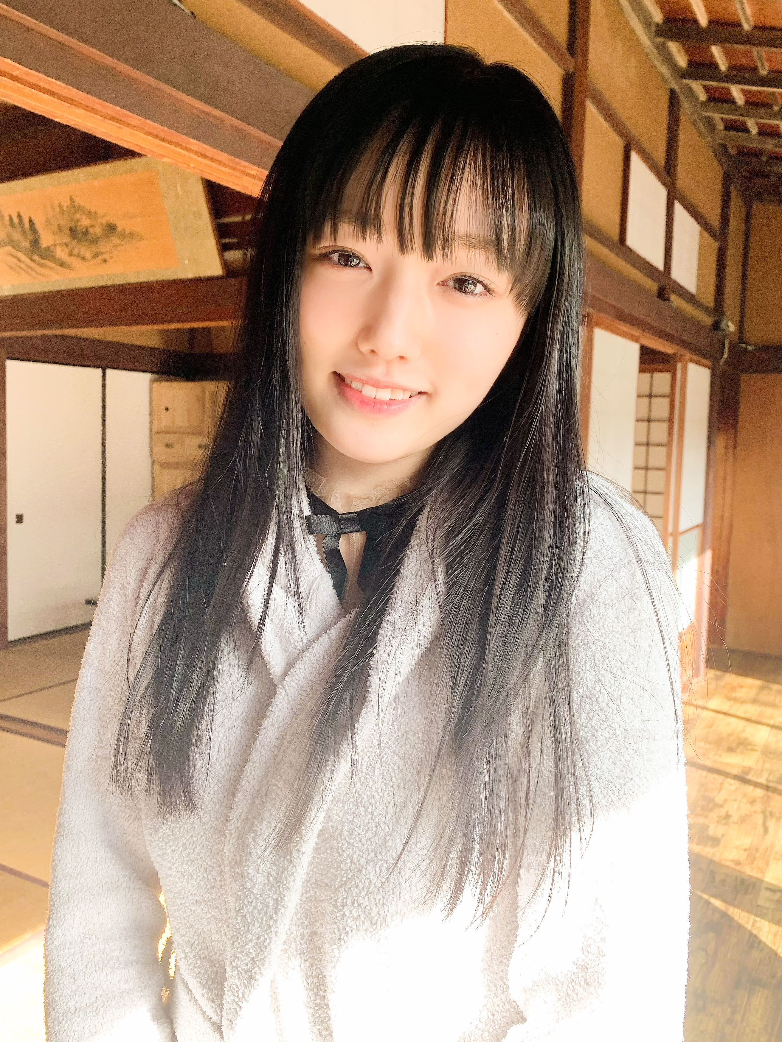【深夜】日本女星「安藤笑桜」推首本个人写真集迎20岁 - itotii