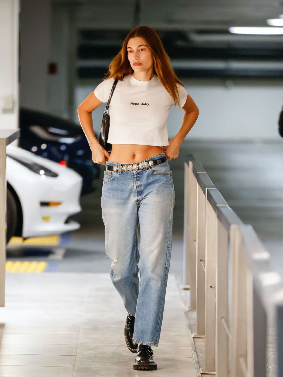 Hailey Bieber in Denim Out and About in Los Angeles - itotii