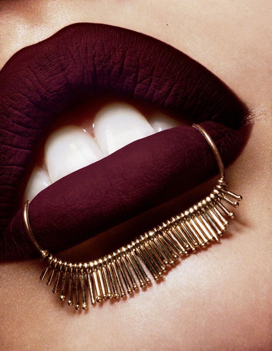 Vogue Portugal January 2023 ，“Red velvet &amp; Purple Rain”美妆片💄💋